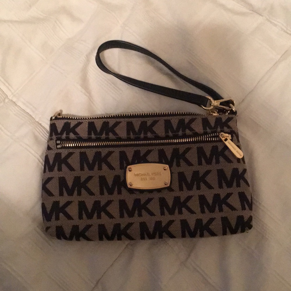 Michael Kors Wristlet